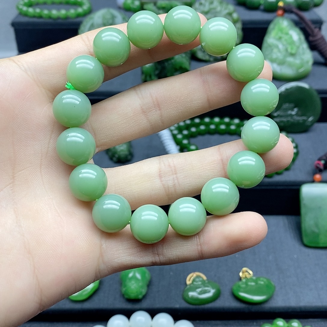 和田玉（碧玉）颈饰未镶嵌