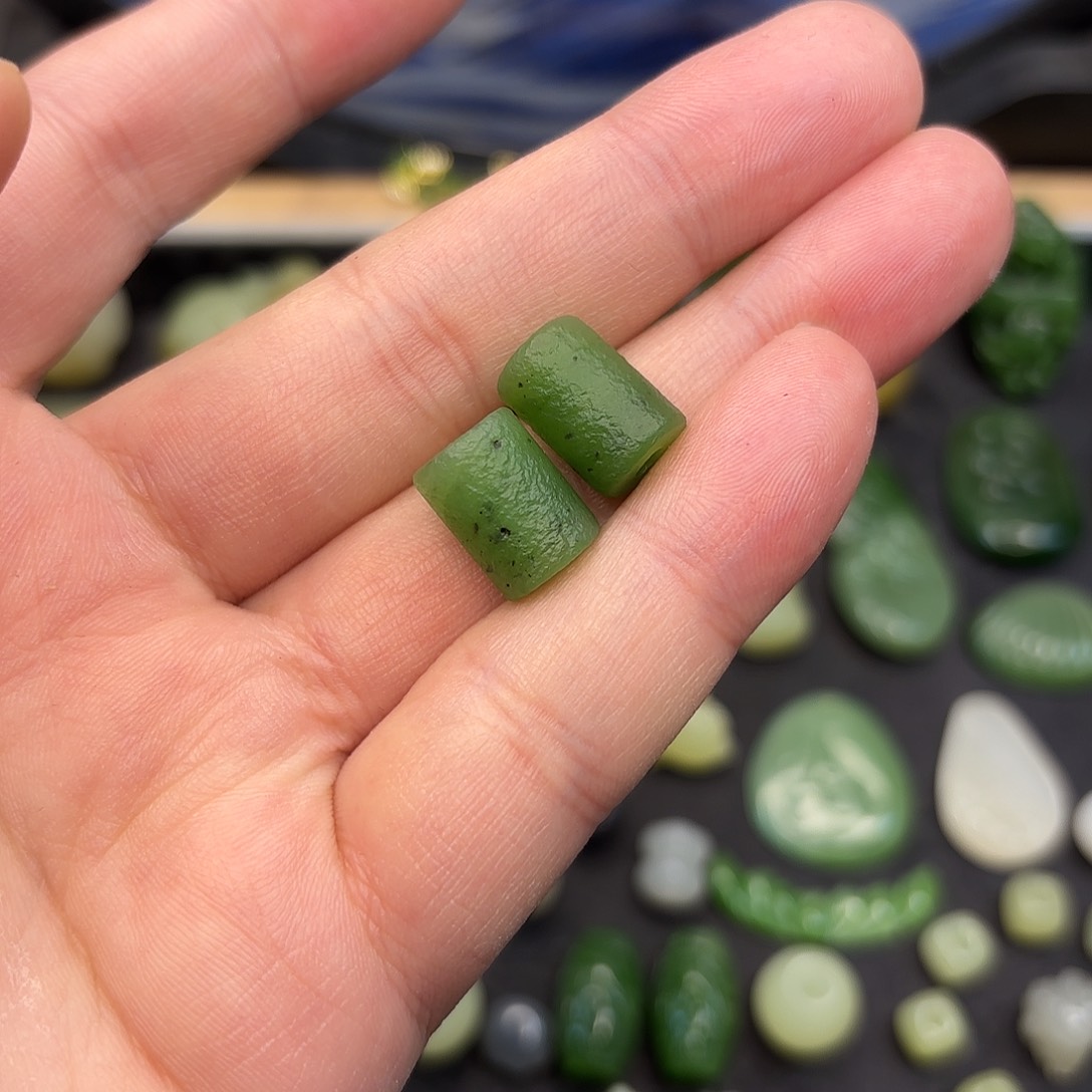 F***h和田玉未镶嵌颈饰