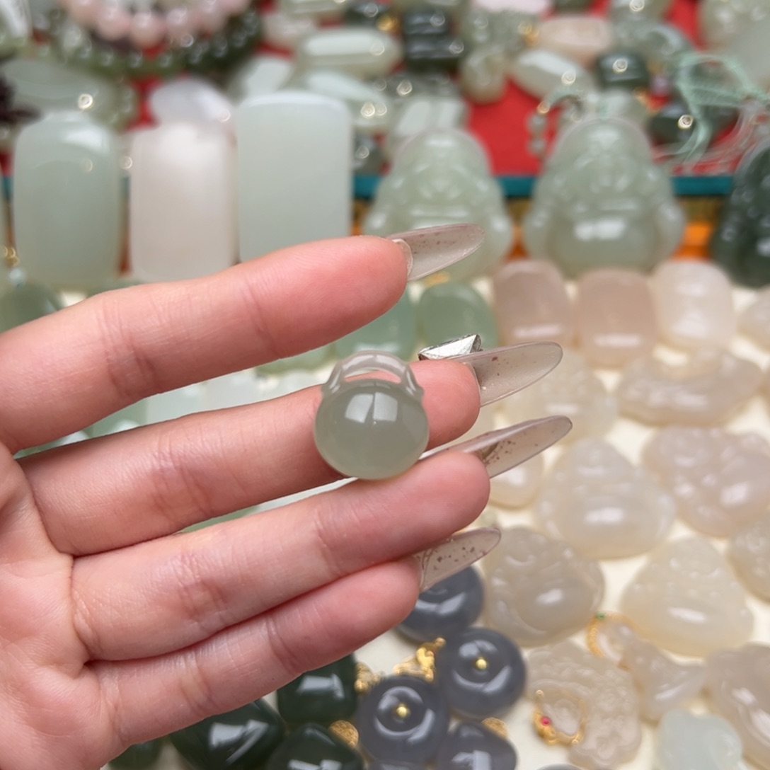 和田玉颈饰未镶嵌离*