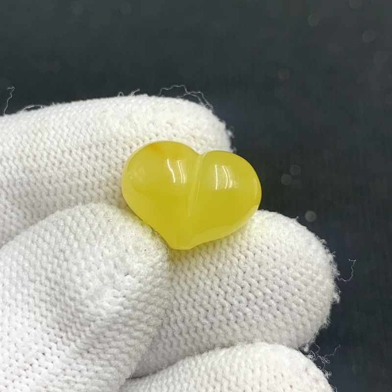 P1177保真原矿俄料尺寸15.9*12mm蜜蜡屁桃爱心单颗隔珠支持复检