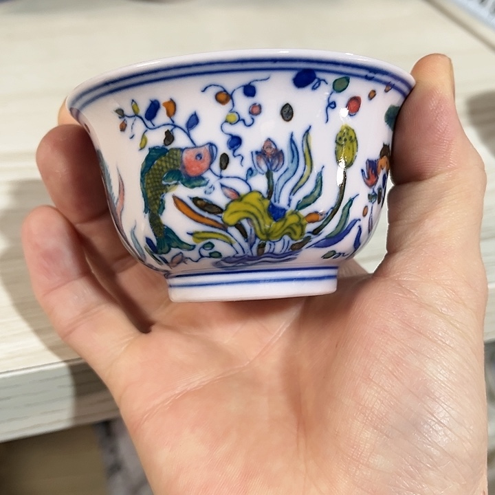 瓷片景德镇陶瓷杯子。红。