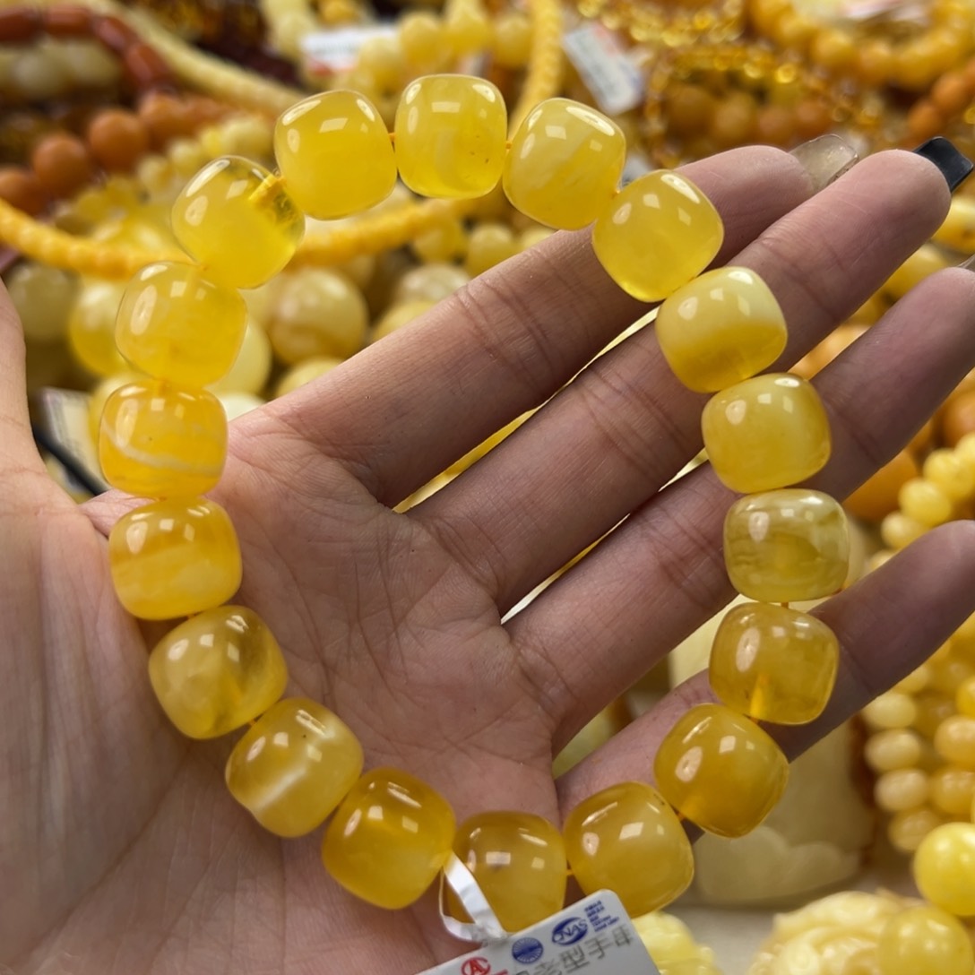 琥珀珠宝奇石未镶嵌