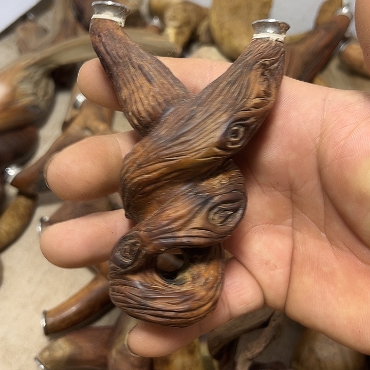 义***哥木雕等艺术品的制作和制作等方面