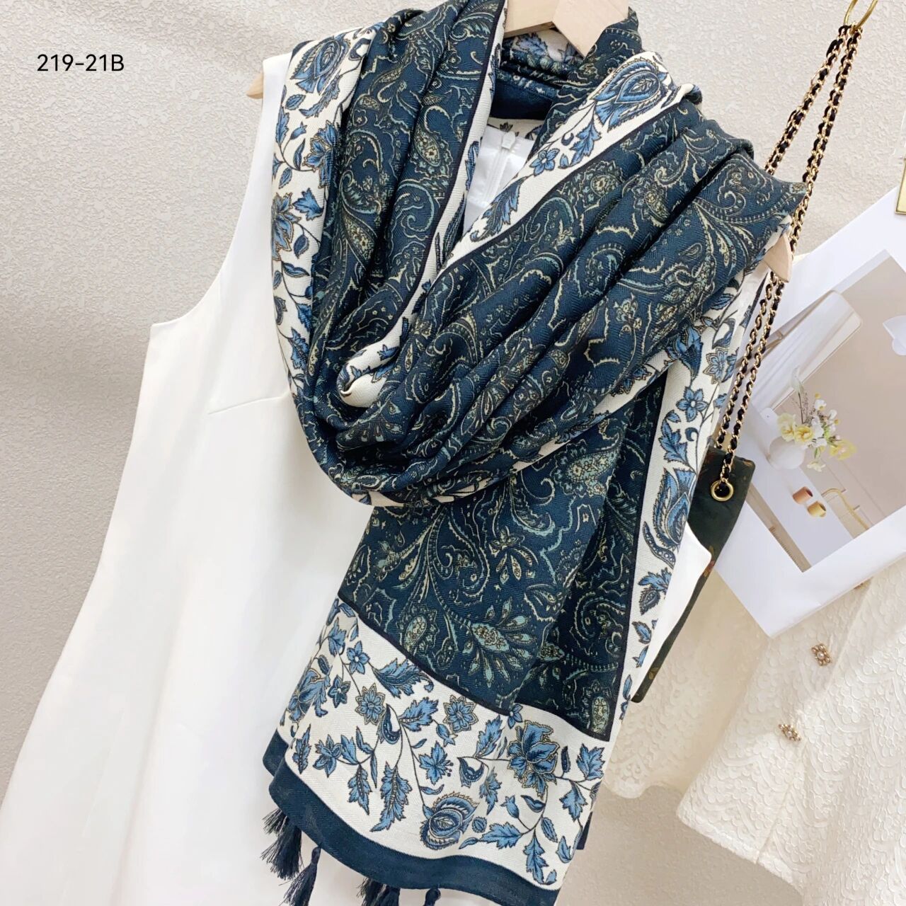 1403 高端丝毛90*180流苏长巾藏青色佩斯利腰果