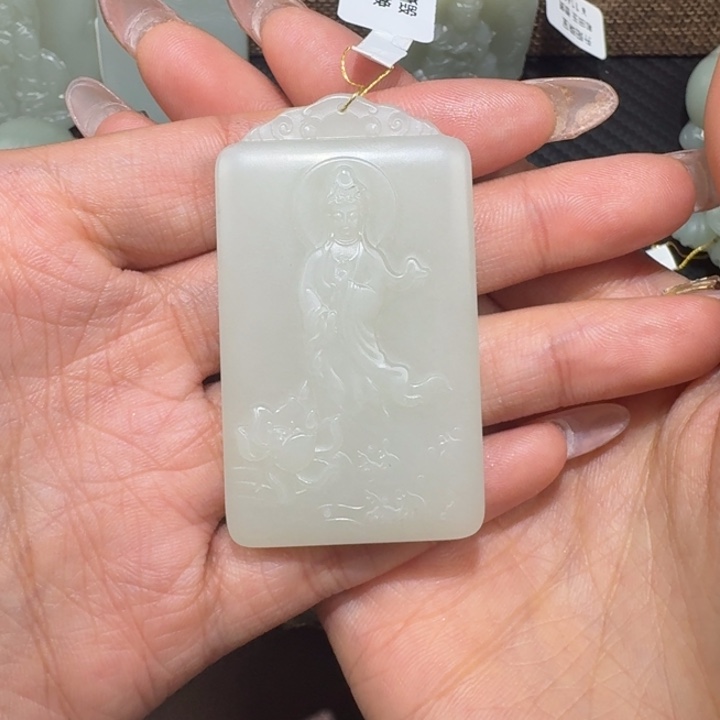 小***员和田玉未镶嵌颈饰