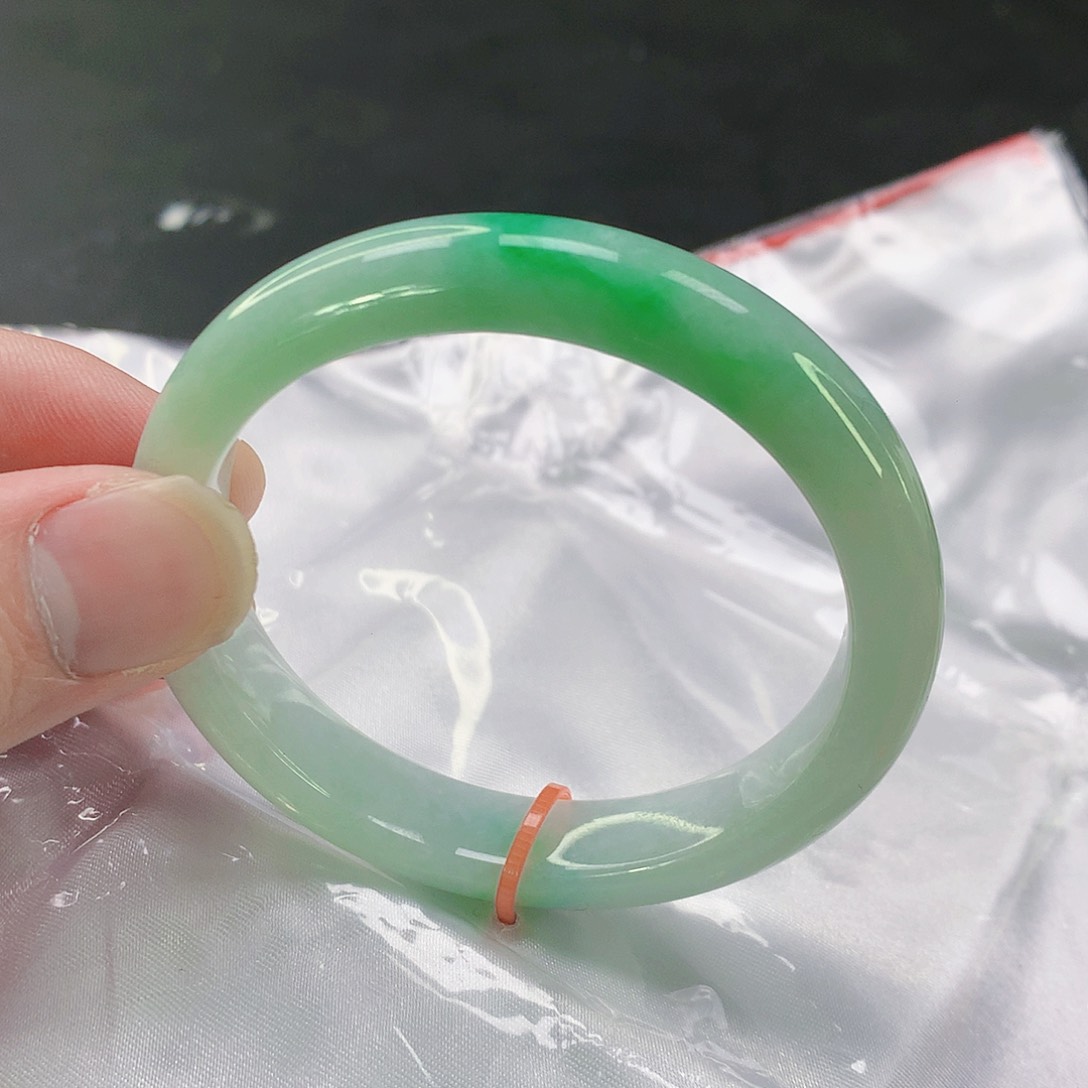 翡翠手镯未镶嵌126缅甸天然翡翠A货