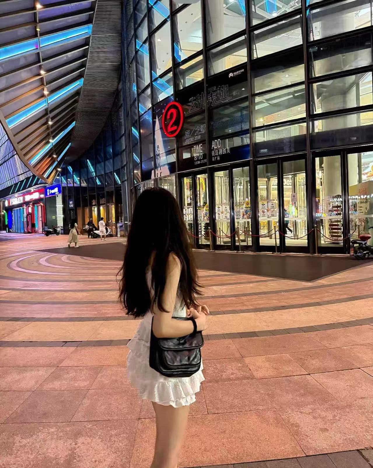 【顺丰包邮】新款复古黑链黑标褶皮流浪斜挎包