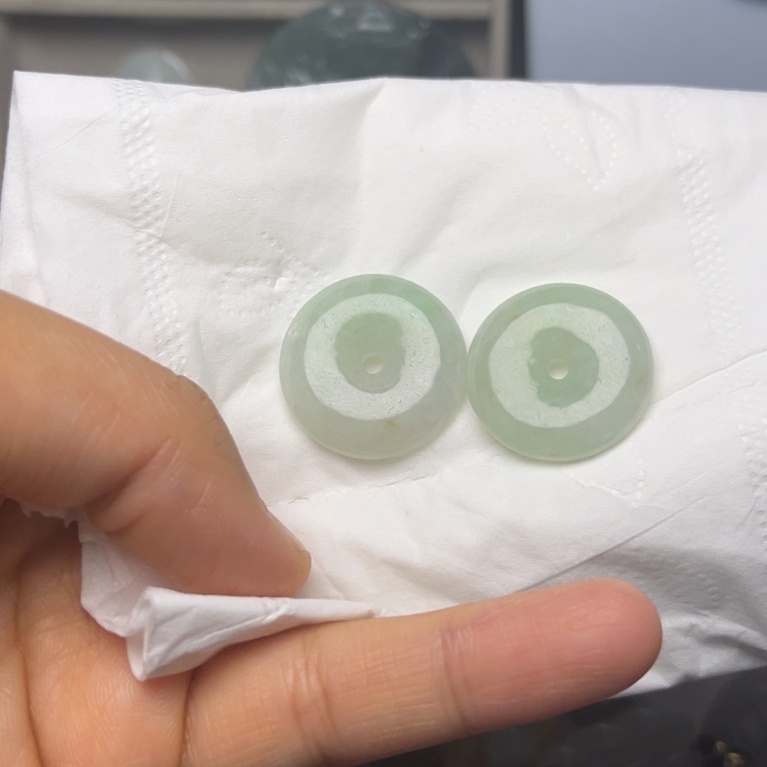 翡翠未镶嵌颈饰挂件