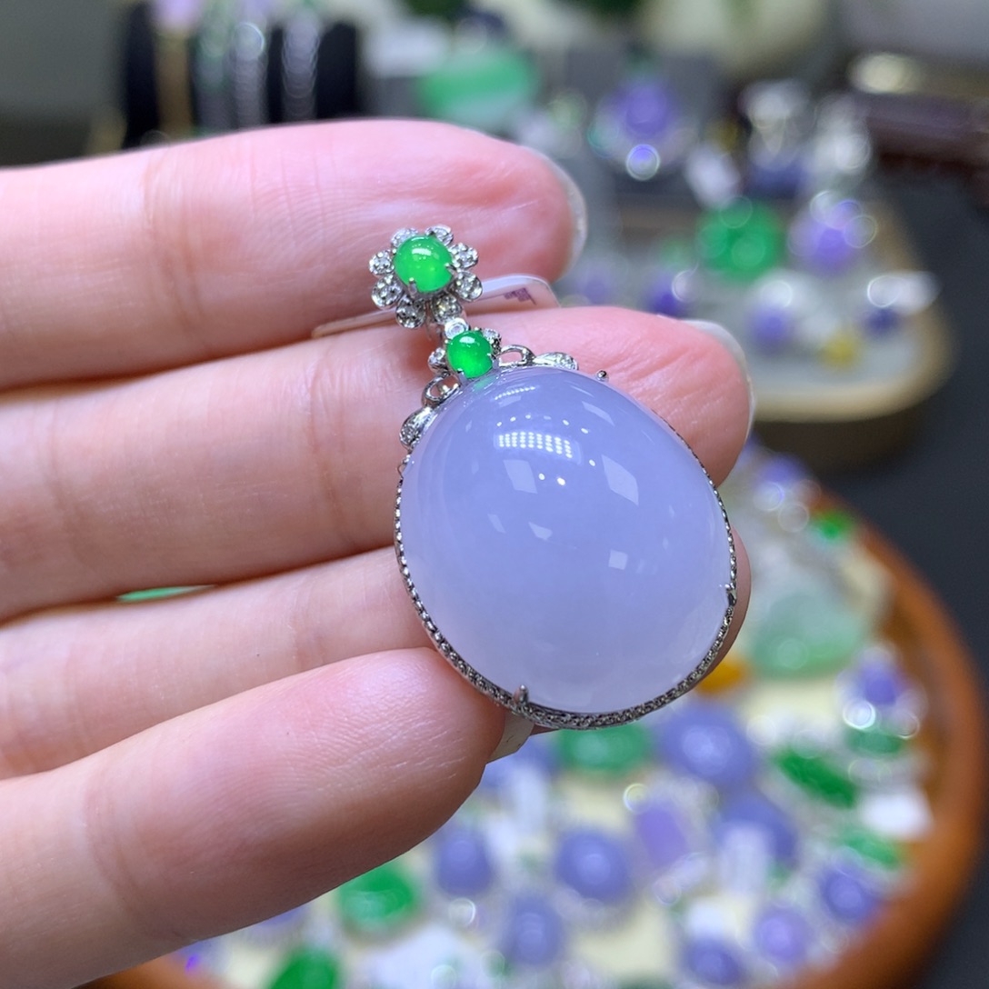 翡翠颈饰18K金镶嵌翡翠吊坠项链