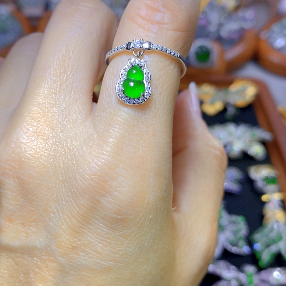 翡翠颈饰银S925镶嵌天然翡翠