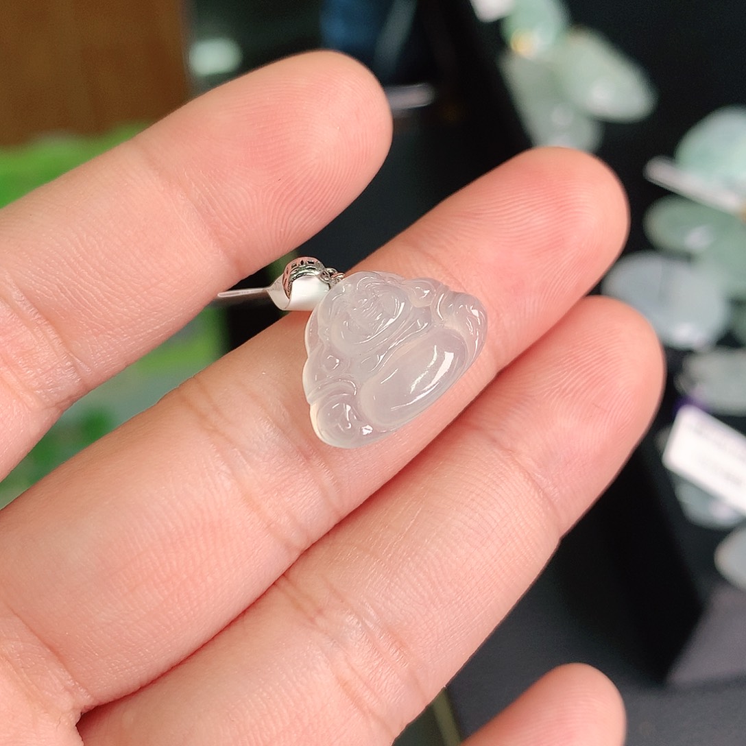 翡翠颈饰18K金镶嵌冰胶小佛