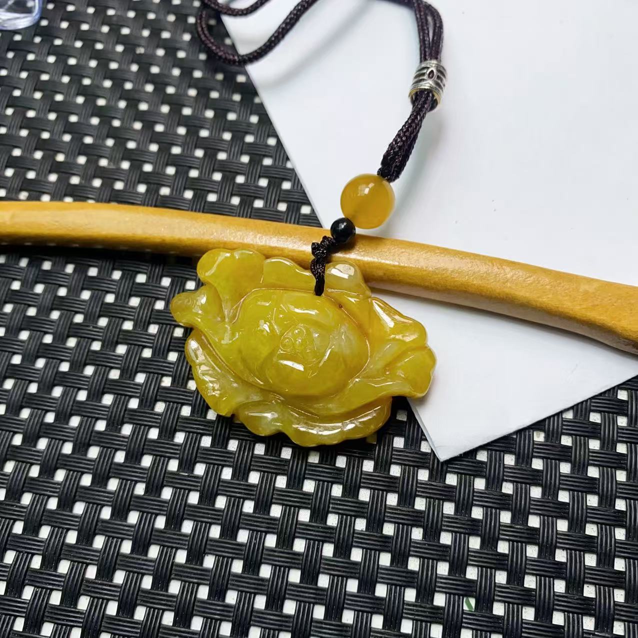 [小石]B668黄色小荷花吊坠时尚多样性发一个-奇石
