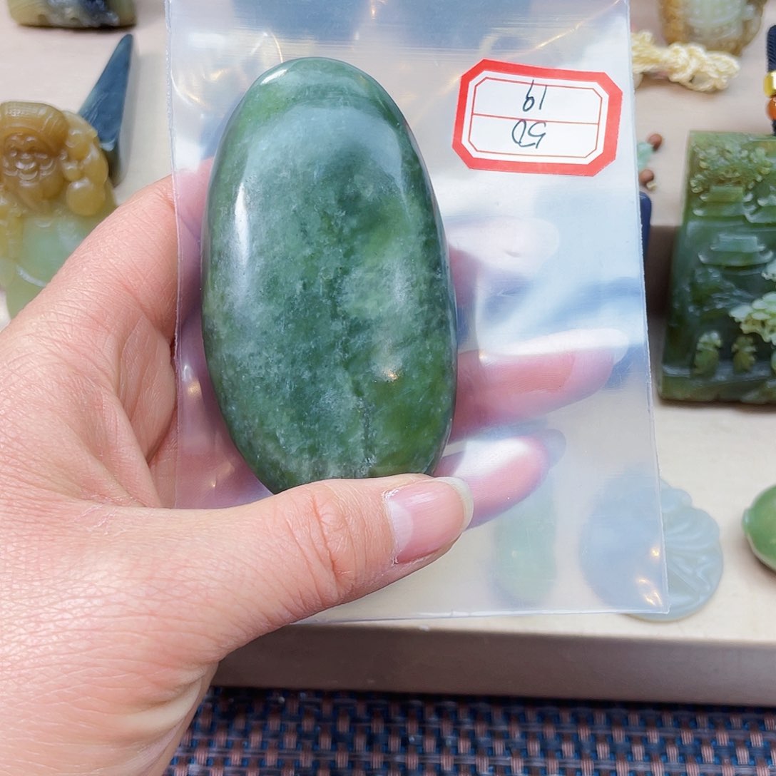 未镶嵌和田玉挂件