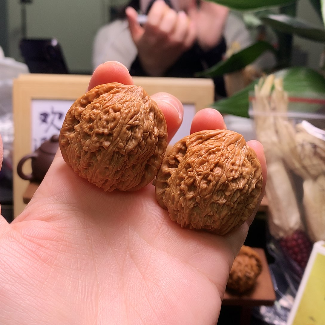 文玩核桃吊坠绣球39