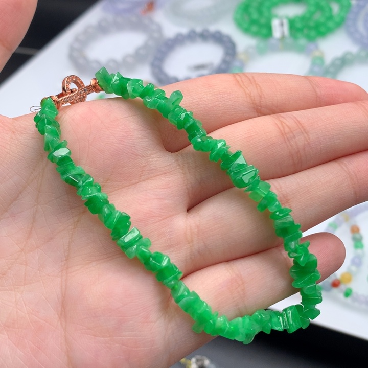 翡翠手镯未镶嵌翡翠