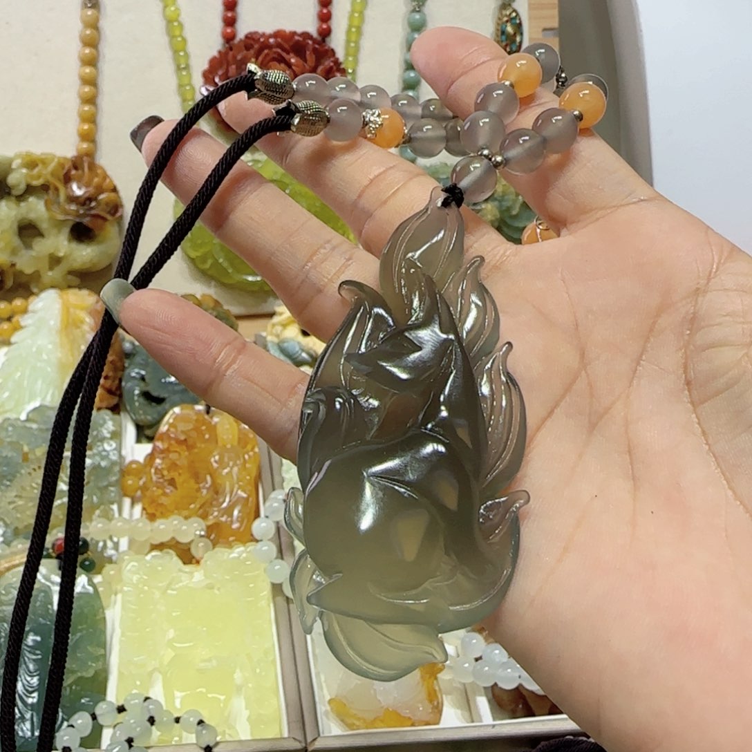 未镶嵌蛇纹石玉吊坠