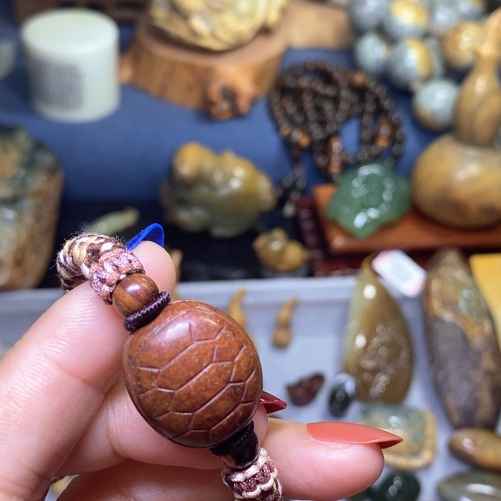 岫岩河磨玉（透闪石质玉）双面富甲未镶嵌