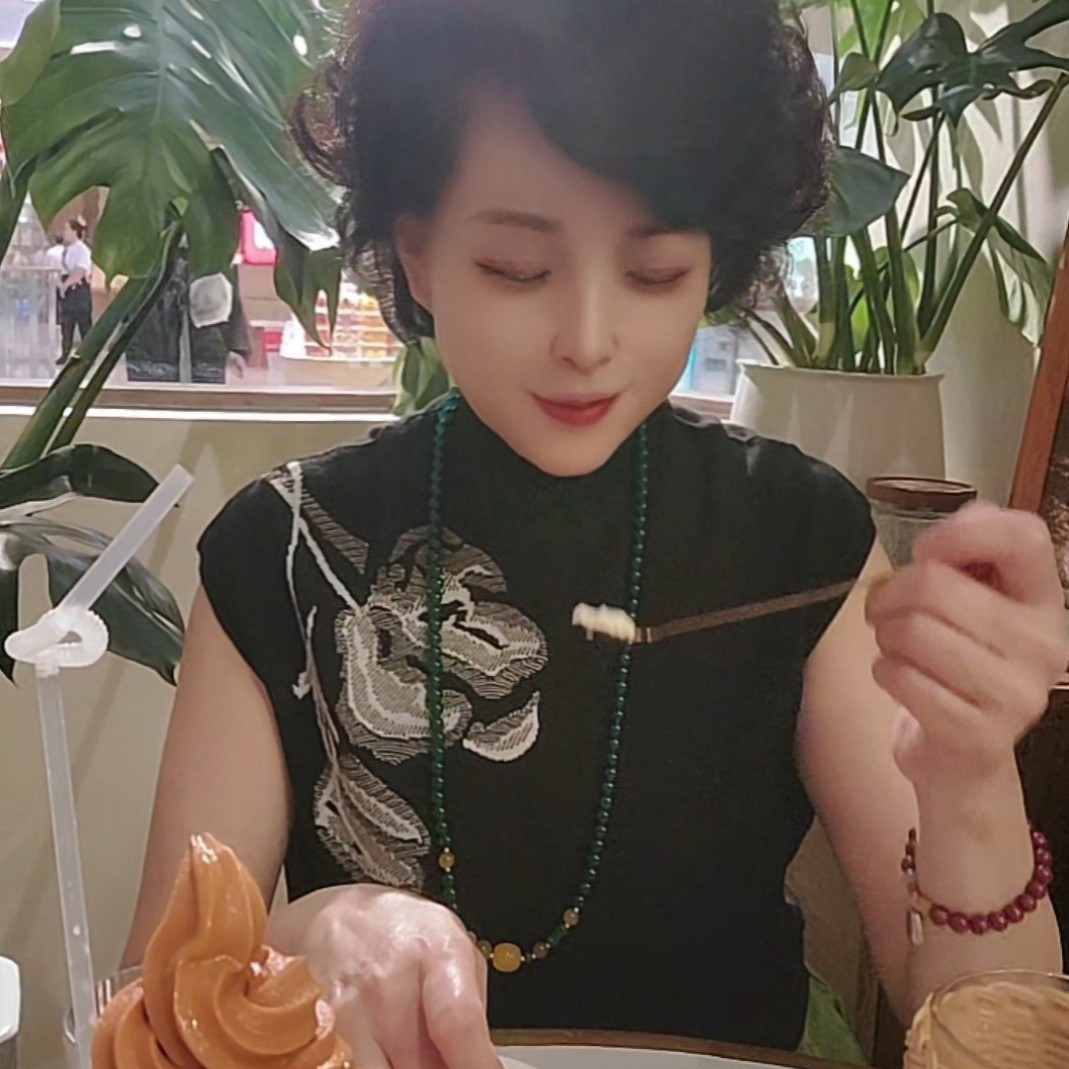 毛针织衫套头款针织刺绣时尚包袖衫套头薄款上衣