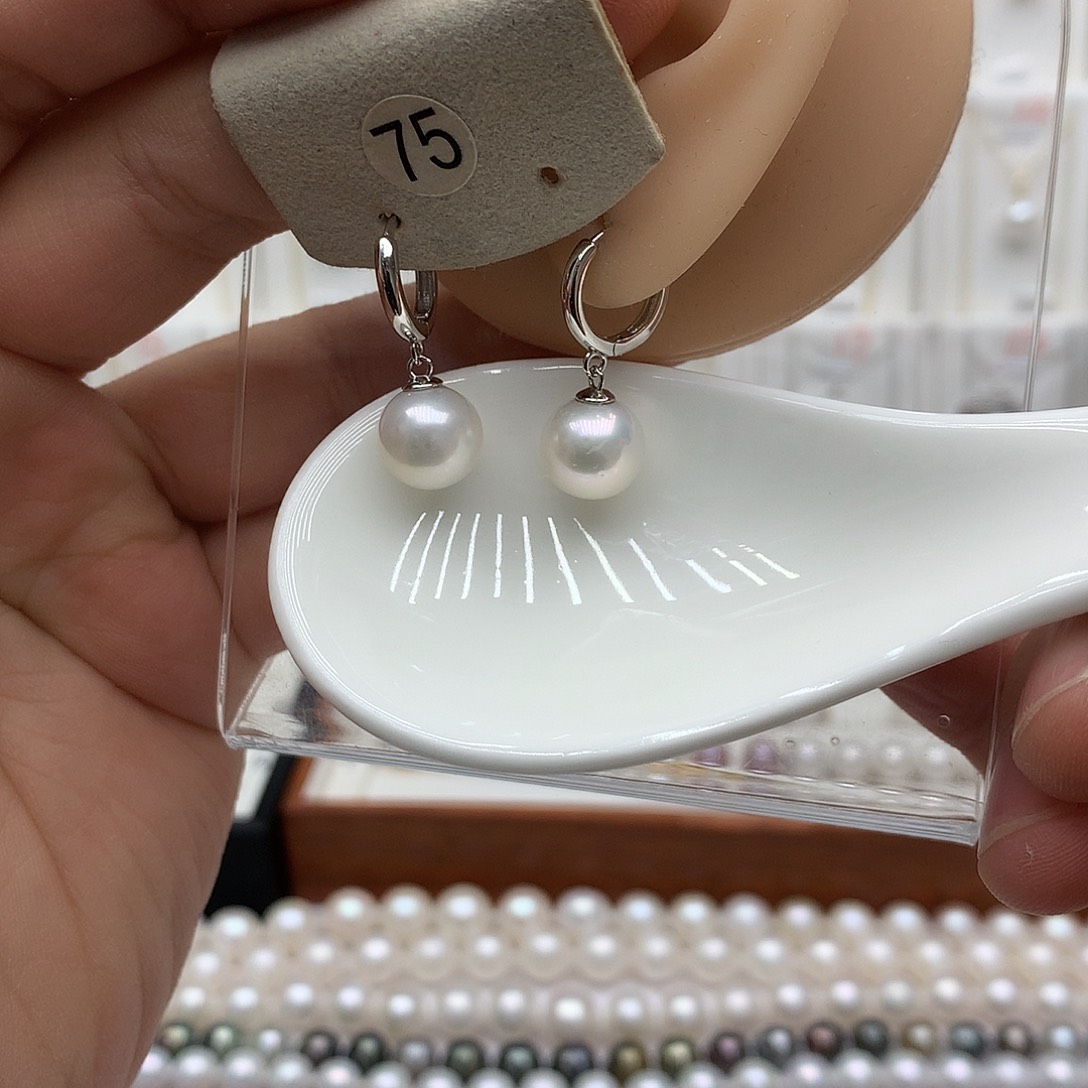 银S925镶嵌耳饰淡水珍珠