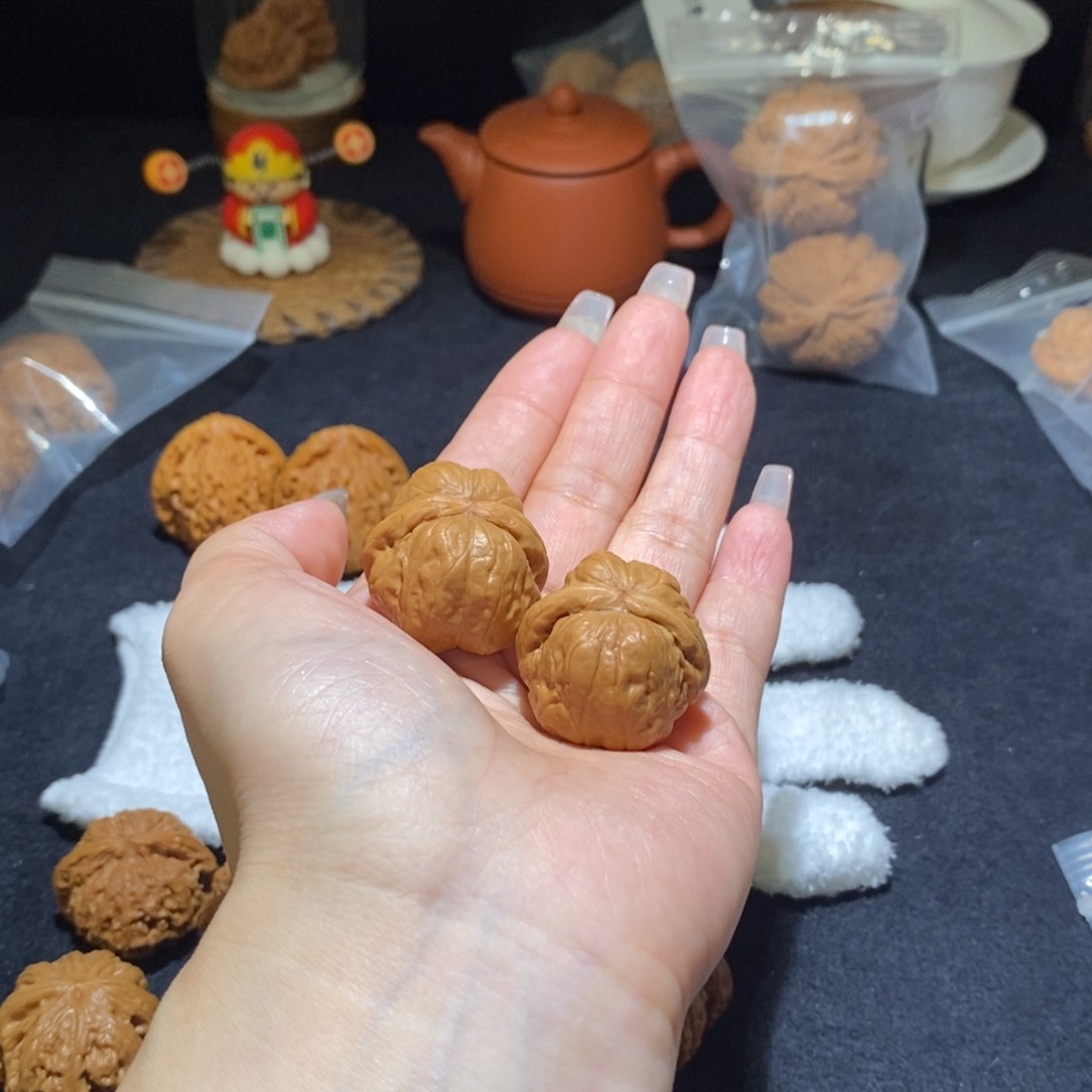 文玩核桃吊坠玉蟾34