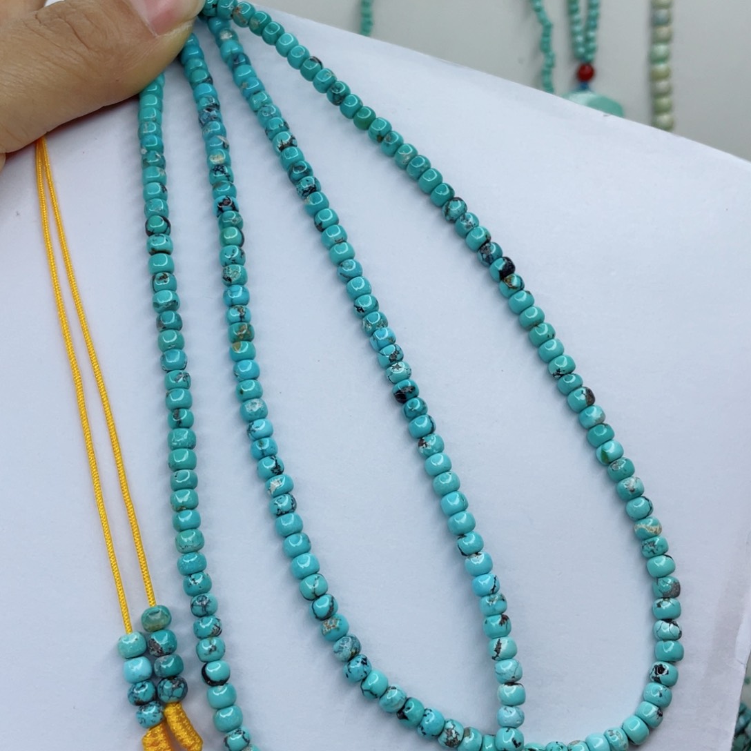 绿松石颈饰未镶嵌