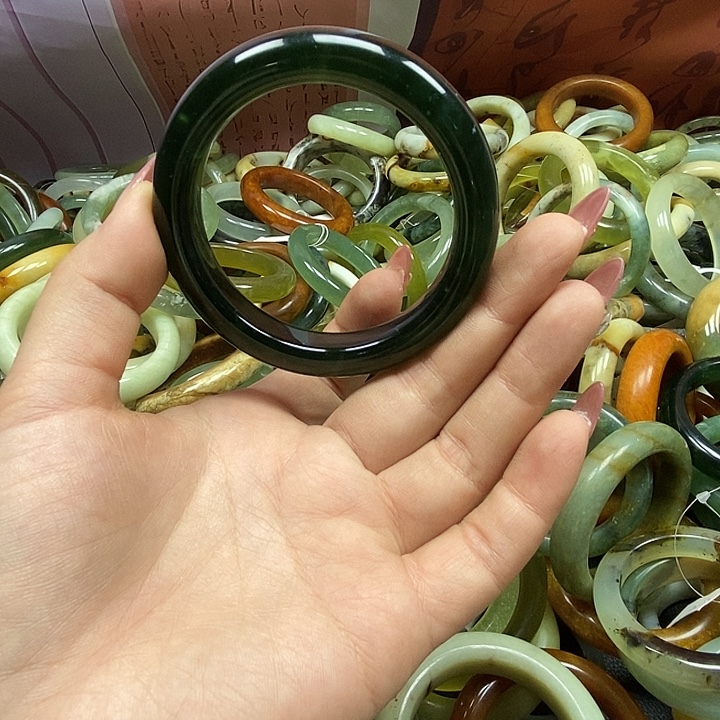 双***学蛇纹石玉未镶嵌手镯