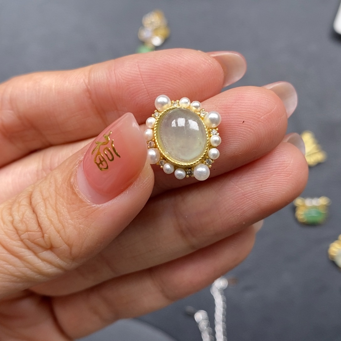 翡翠颈饰未镶嵌翡翠