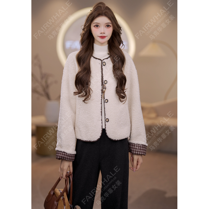 马克华菲女装秋冬2025内里格子圆领羔羔毛外套 F53010AH532 X