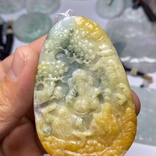 翡翠未镶嵌颈饰翡翠