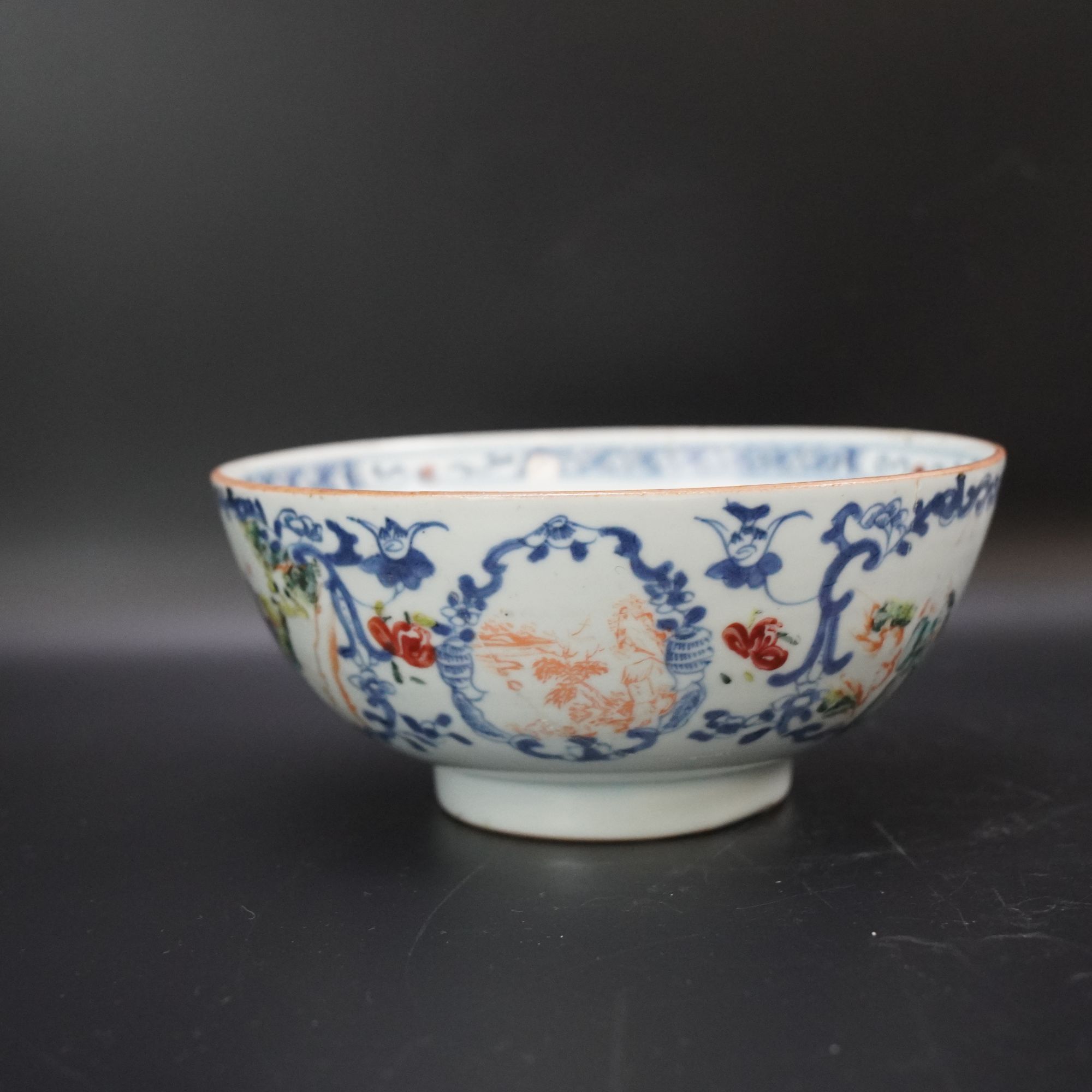 Lot.25100711清乾隆青花加彩人物故事碗 直径：约19.8cm