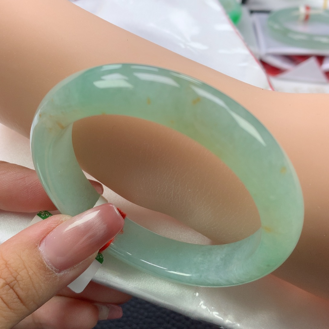 翡翠手镯未镶嵌56正 