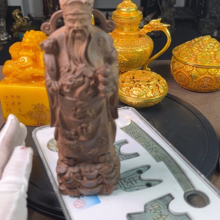 精品摆件工艺品等