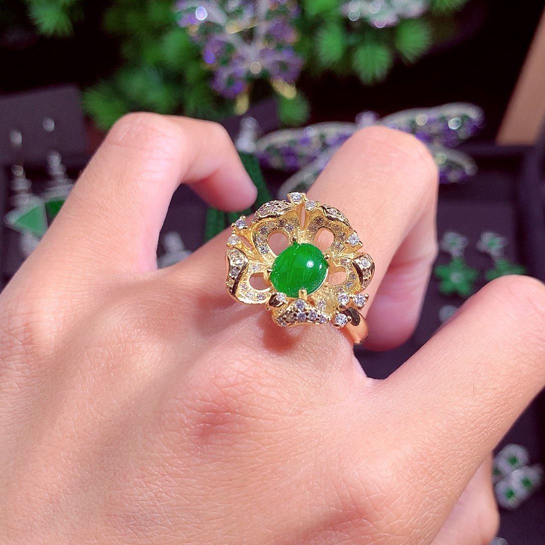 颈饰未镶嵌翡翠天然