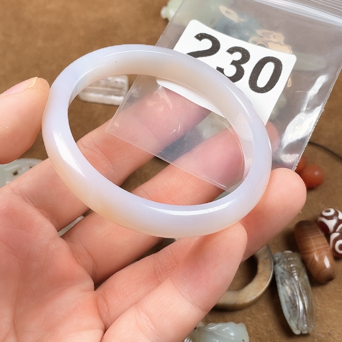 玛瑙/玉髓合金颈饰