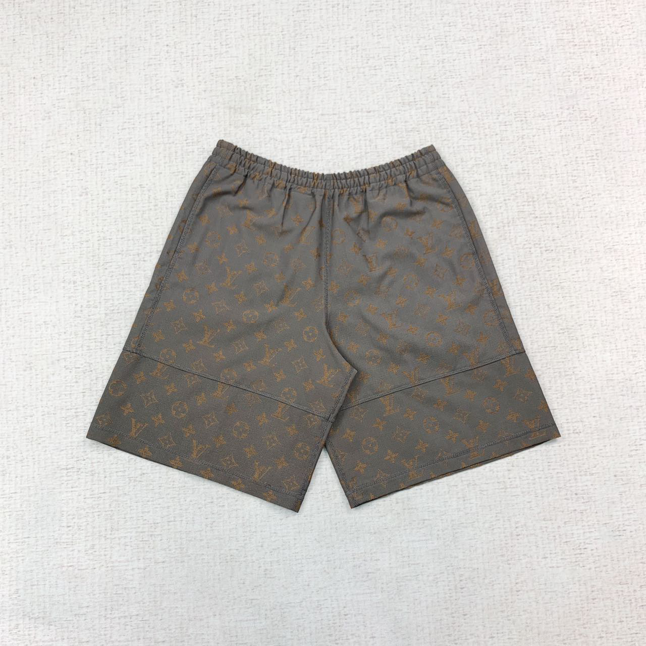 未使用 LouisVuitton/路易威登 lv满印短裤36码编码xb2943