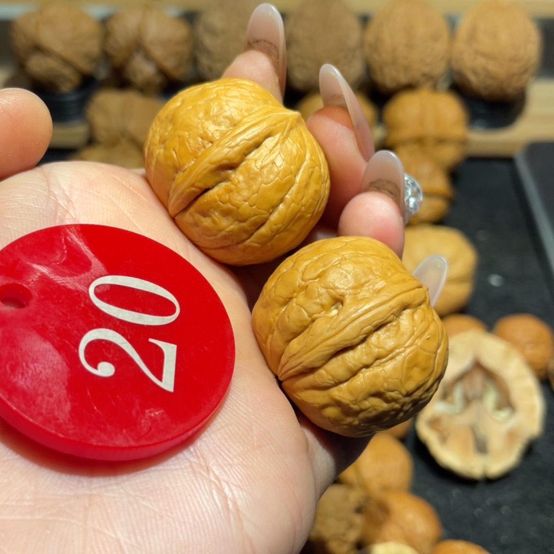 灯笼元宝核桃31。     