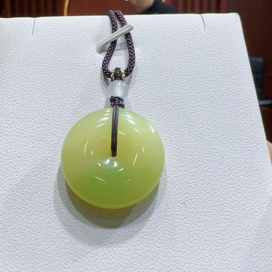 和田玉黄口带翠平安扣未镶嵌