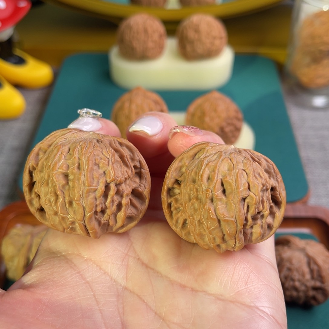 文玩核桃吊坠40磨盘全品