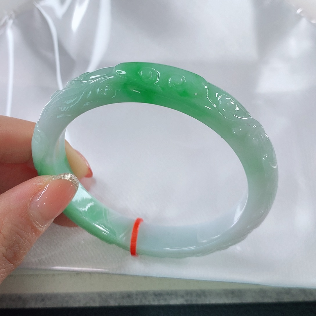 翡翠手镯未镶嵌 正圈①①⑧