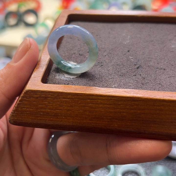 翡翠未镶嵌戒指戒指