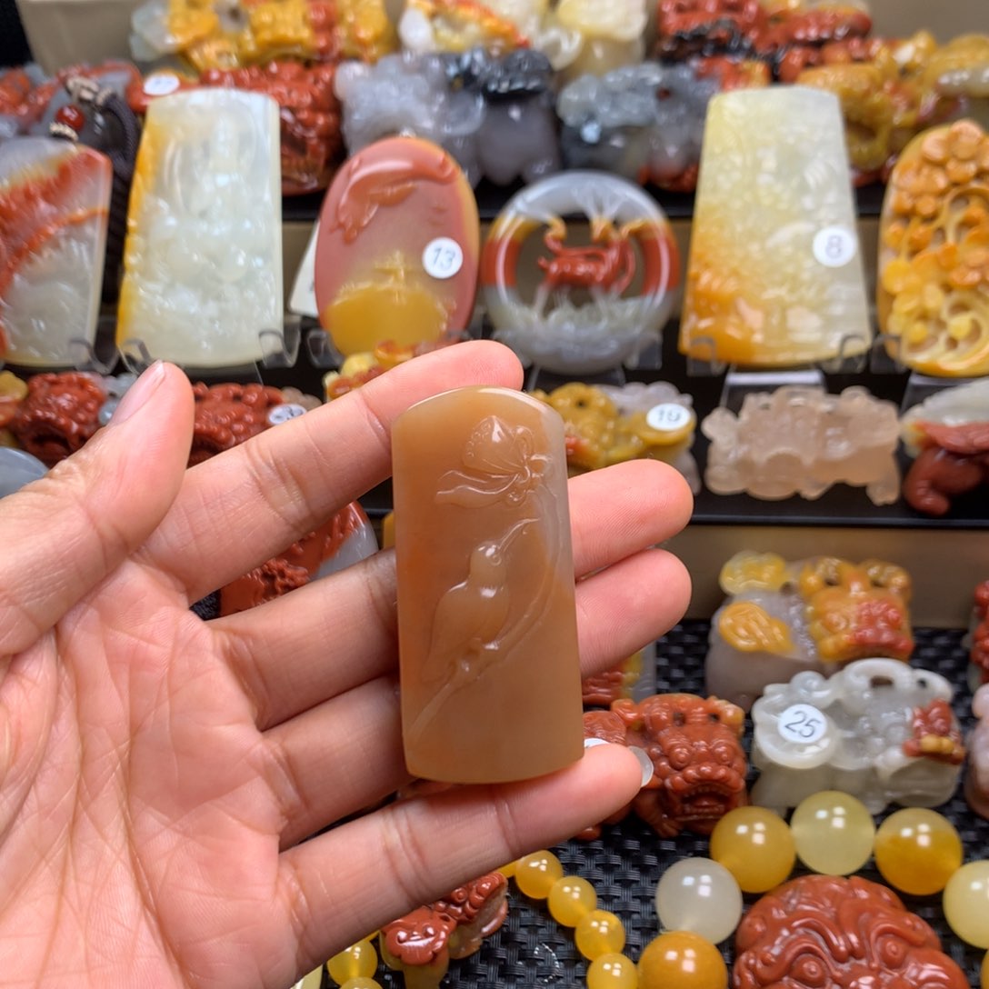 石英质玉（黄龙玉）挂件未镶嵌