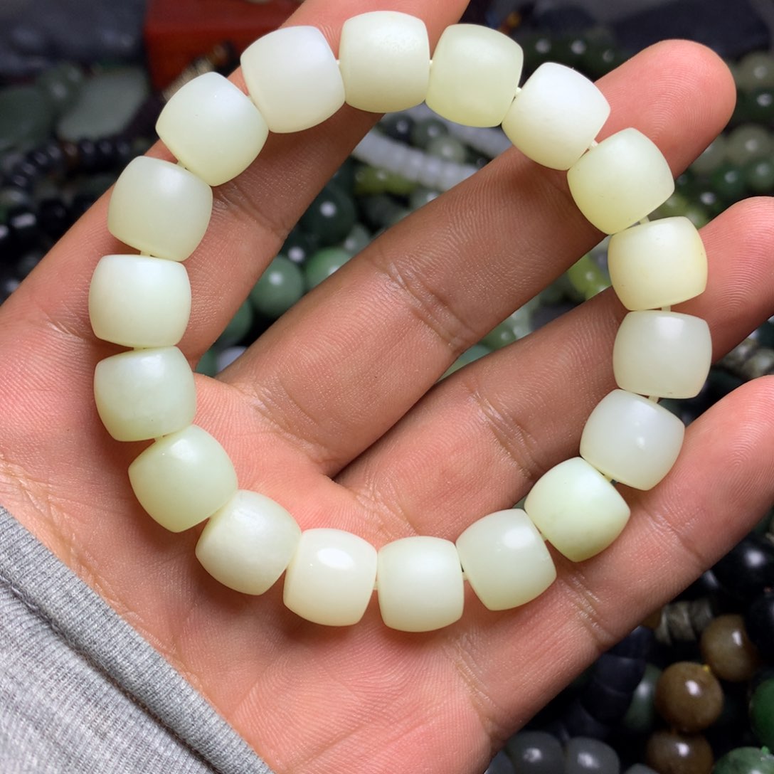 和田玉手链未镶嵌