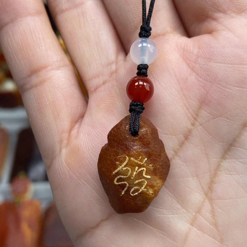 【闪购商品】琥珀颈饰未镶嵌