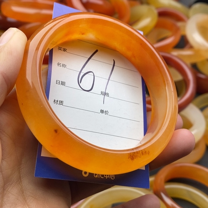 未镶嵌手镯石英质玉