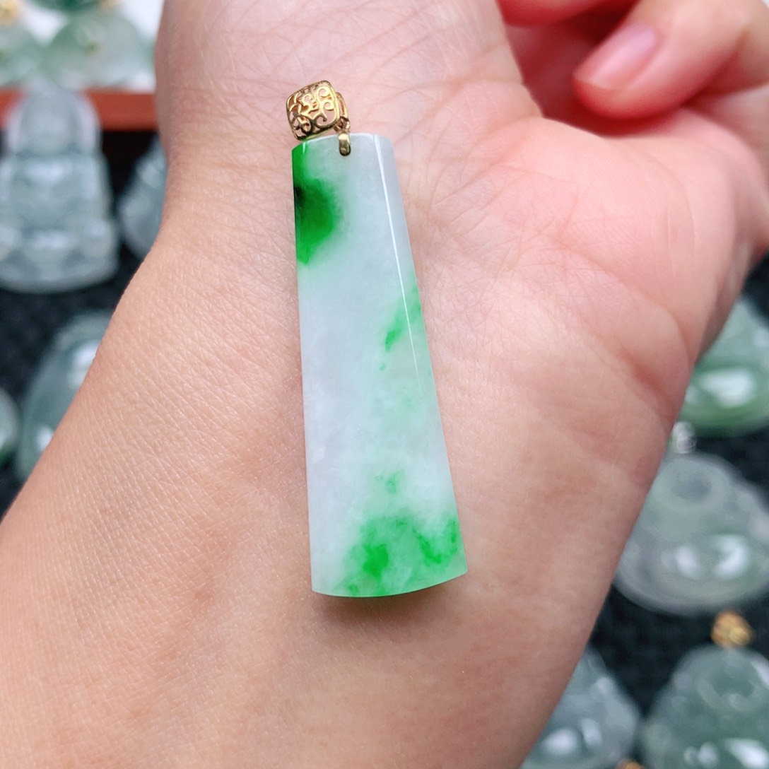 翡翠吊坠(不含链)18K金镶嵌