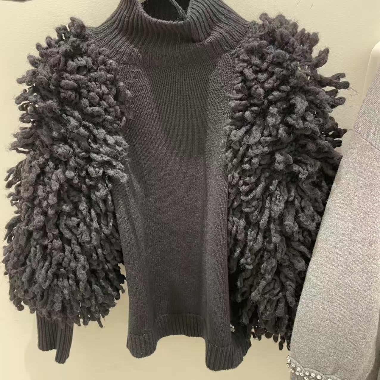 未使用 Valentino/华伦天奴 女款羊羔毛长袖高领针织时尚秋冬毛衣