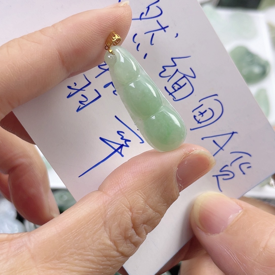 翡翠颈饰未镶嵌绿豆子