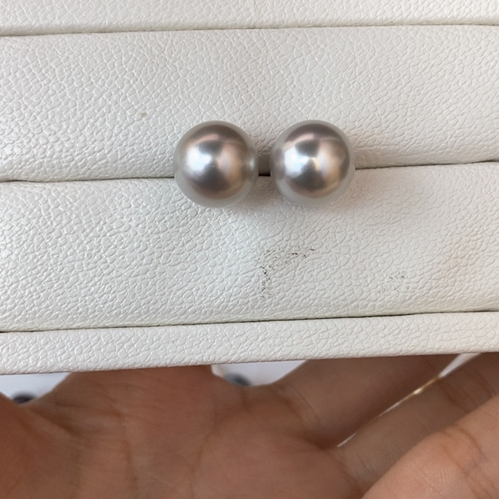 海水珍珠耳饰18K金镶嵌忙**碌