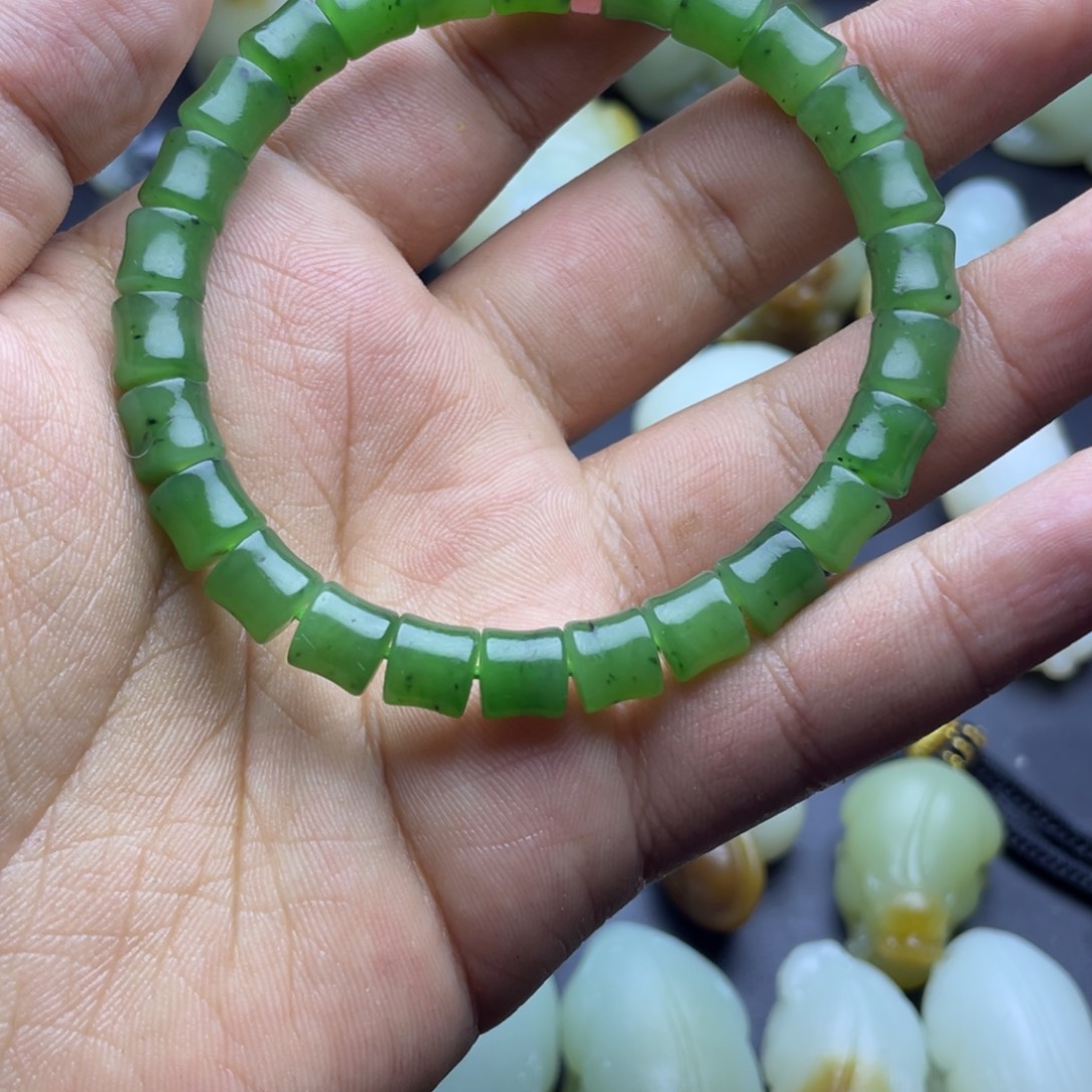 和田玉（糖玉）未镶嵌颈饰