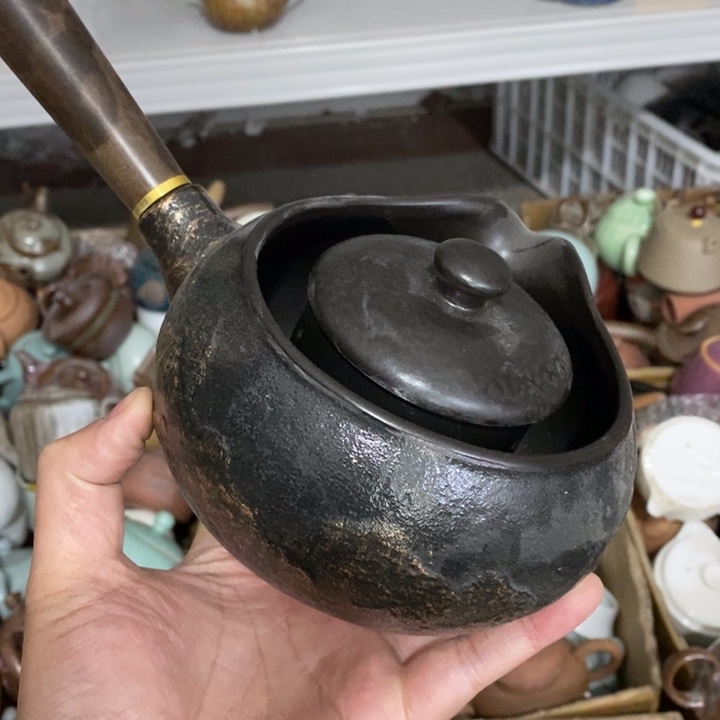 陶瓷艺术品及陶瓷壶